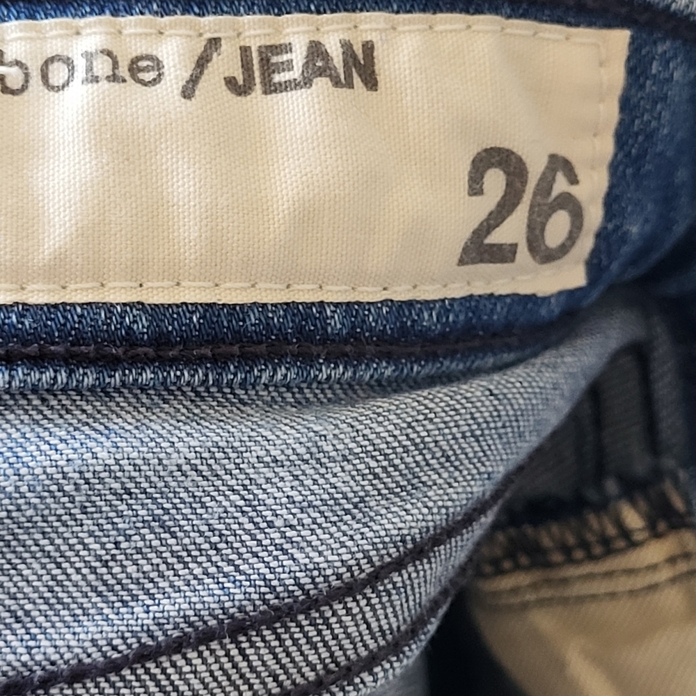 Rag & Bone capri skinny in the color Whitby lightweight jeans. Size 26 - Picture 11 of 13
